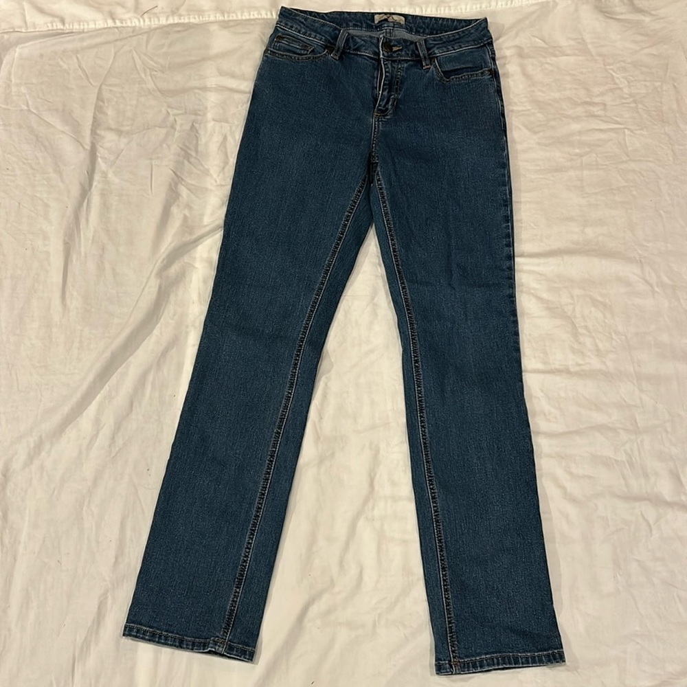 Blue Mountain straight leg jeans. Size 6